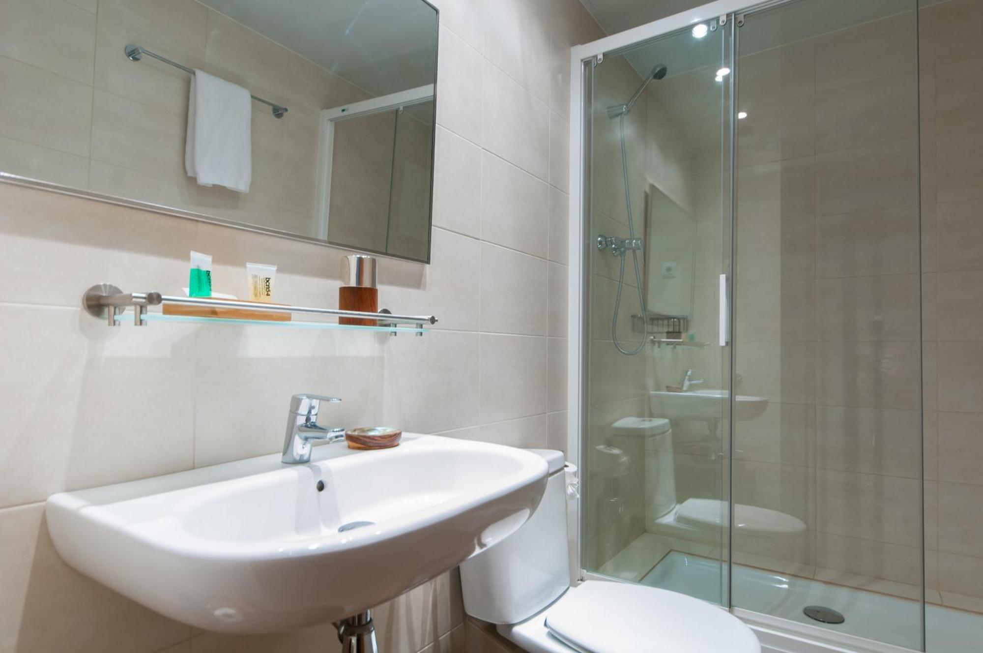 Pelayo Deluxe Apartments Барселона Номер фото