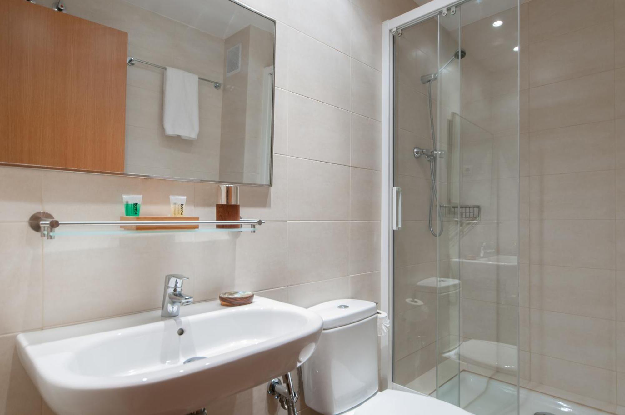 Pelayo Deluxe Apartments Барселона Номер фото