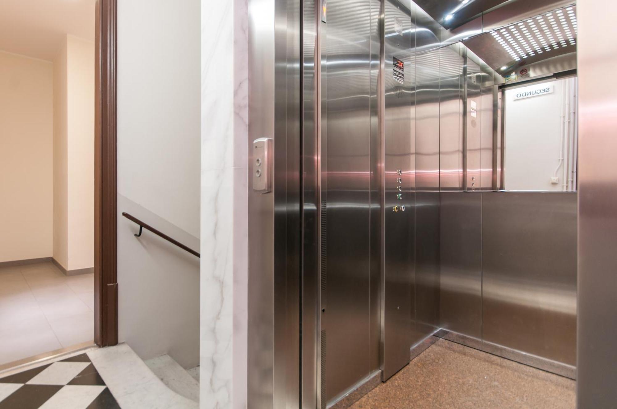 Pelayo Deluxe Apartments Барселона Номер фото