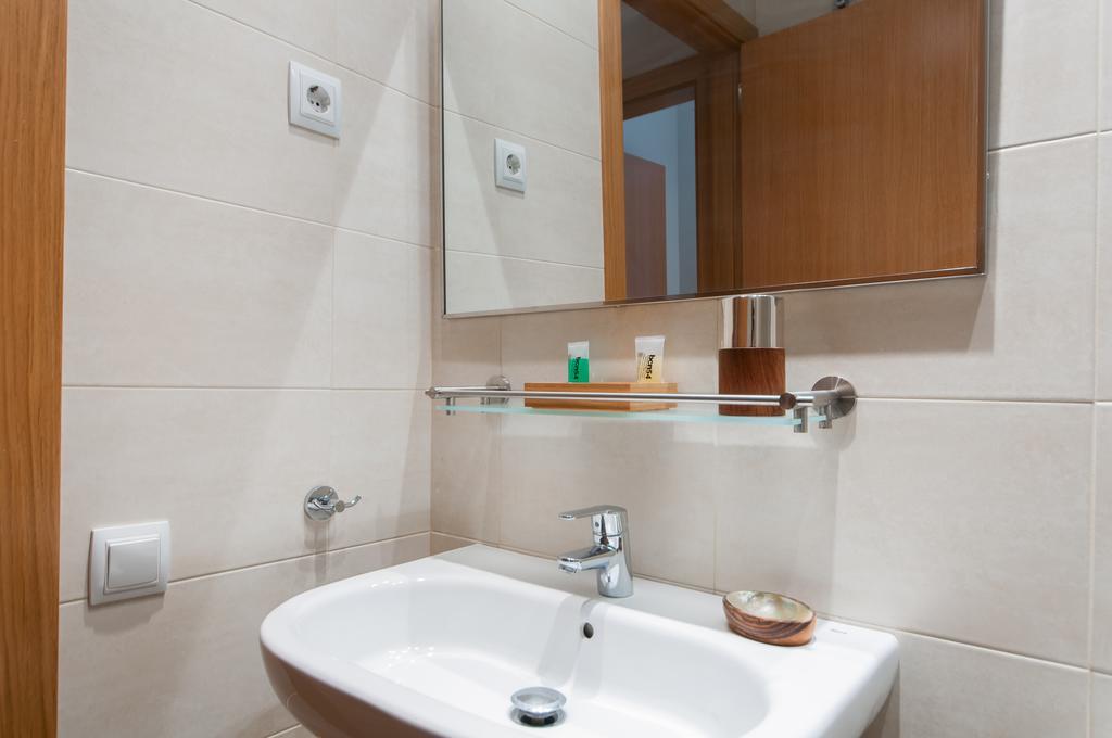 Pelayo Deluxe Apartments Барселона Номер фото