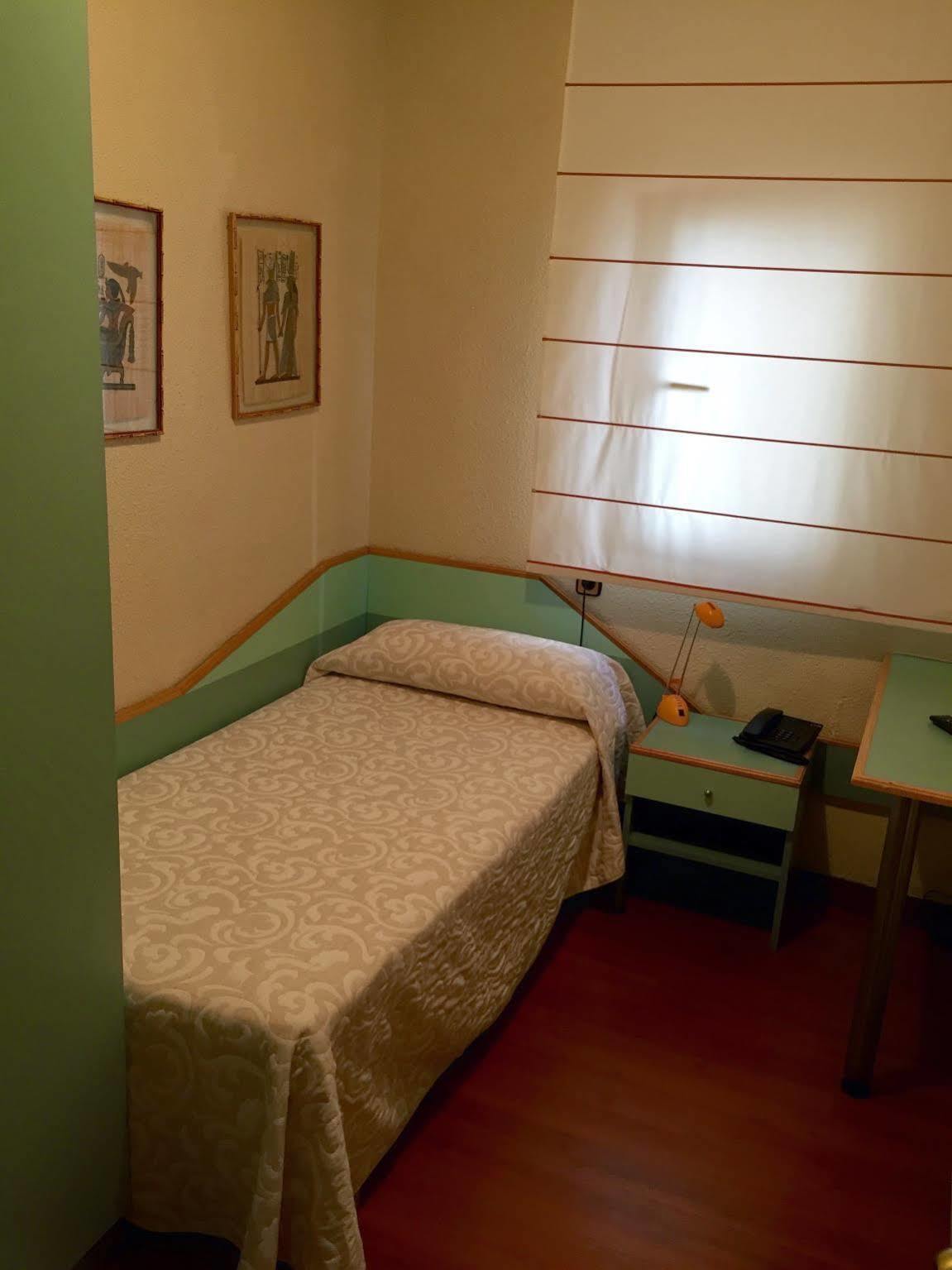 Pelayo Deluxe Apartments Барселона Экстерьер фото